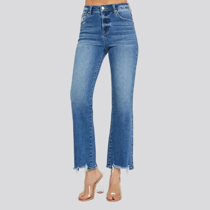 Fashionable frayed jeans for women