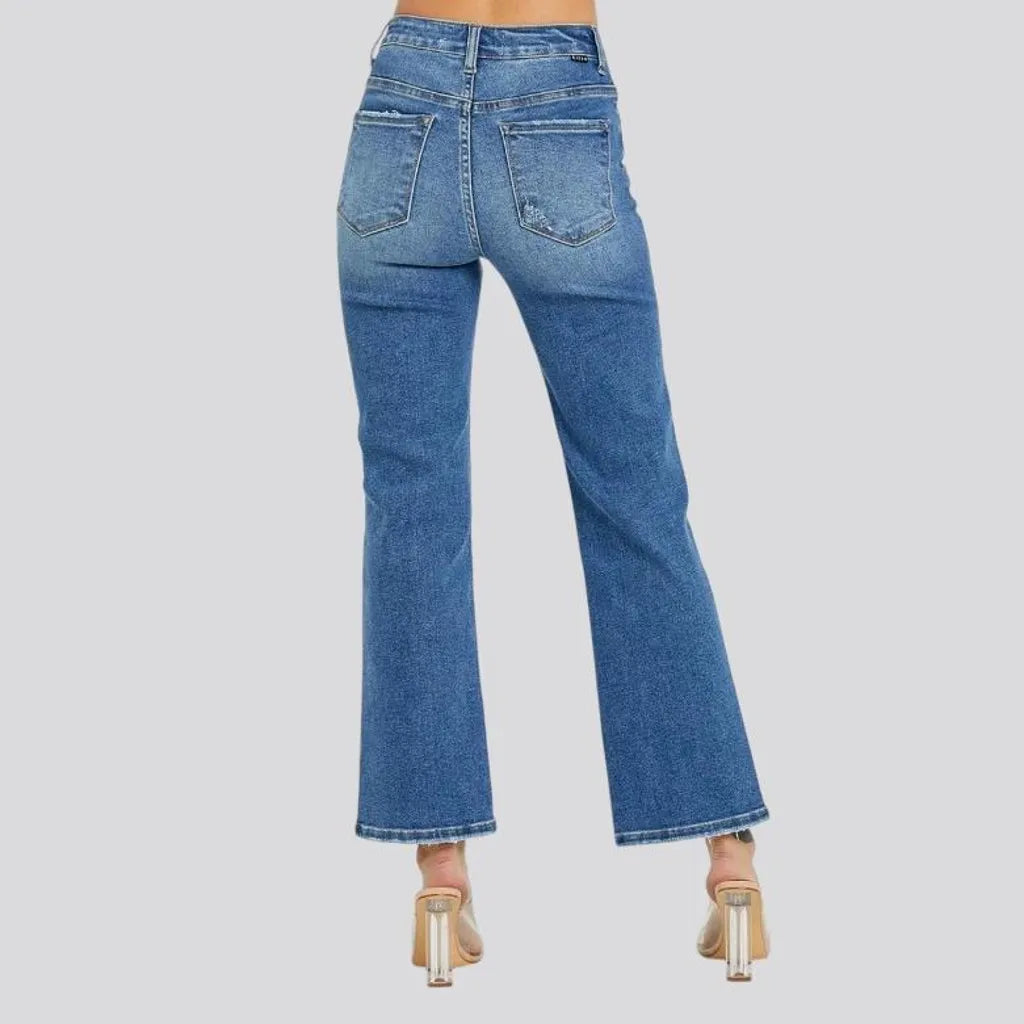 Fashionable frayed jeans for women