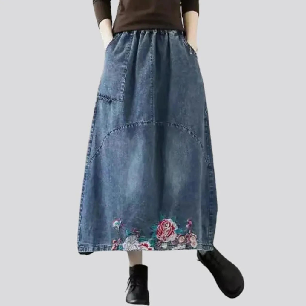 Sanded flowery women's jeans skirt