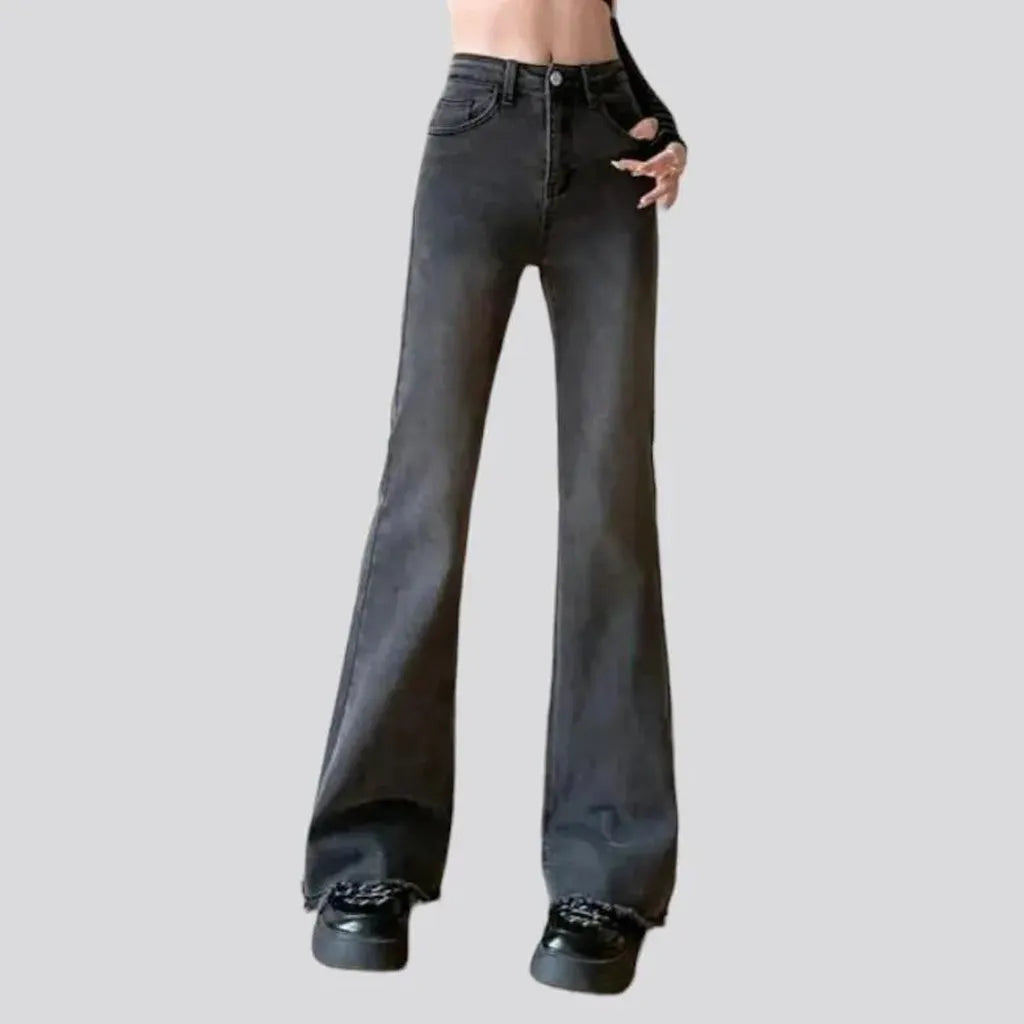 Raw-hem vintage jeans
 for ladies