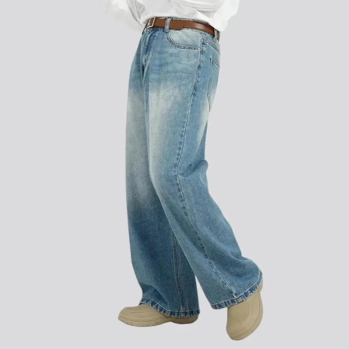 Fashionable baggy-fit 90s men's jeans