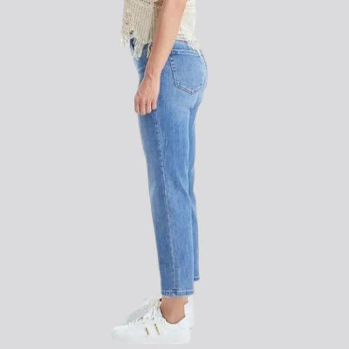 Sanded women's whiskered jeans