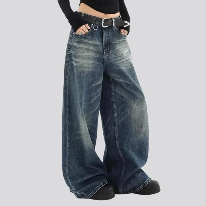 Sanded whiskered slouchy jeans for women