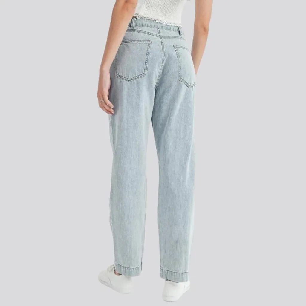 Ankle-length women's 90s jeans