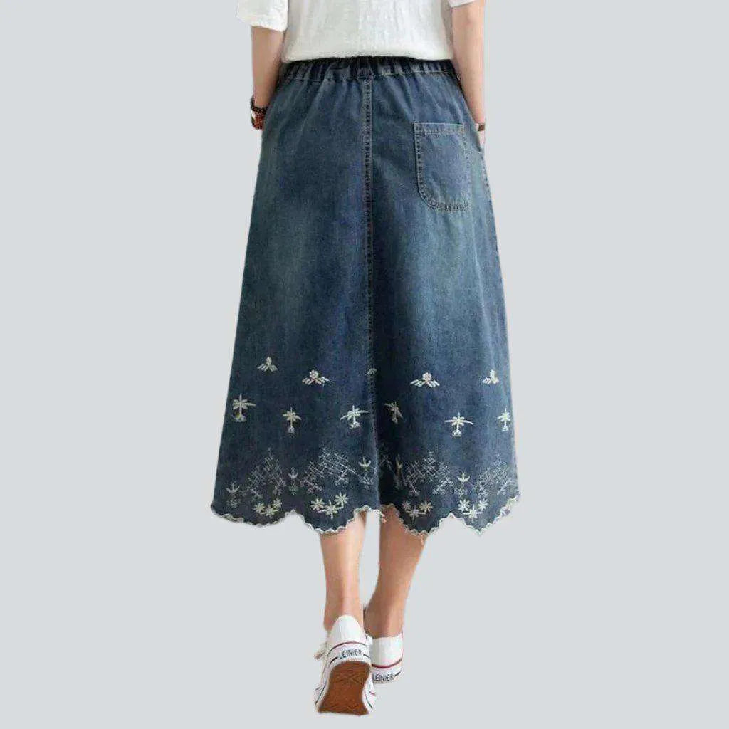 Curvy embroidered hem denim skirt