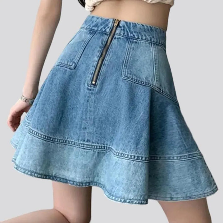 Light-wash denim skirt
 for ladies