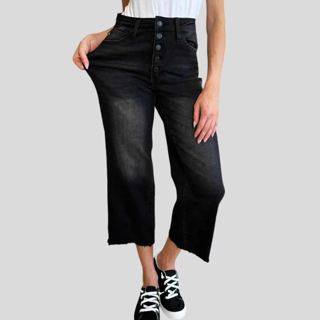 Cutoff-bottoms high-waist jeans for women