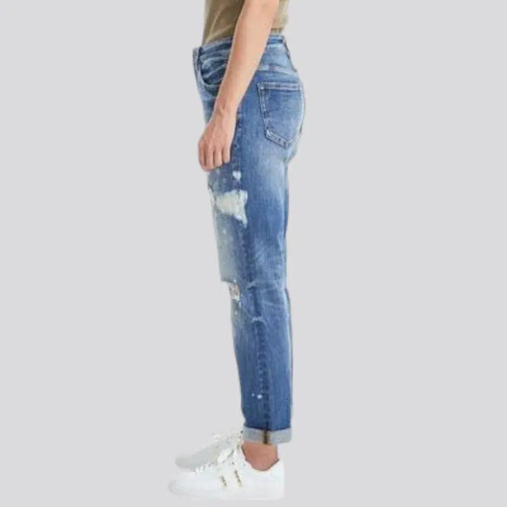 Highly-stretchy distressed jeans for ladies