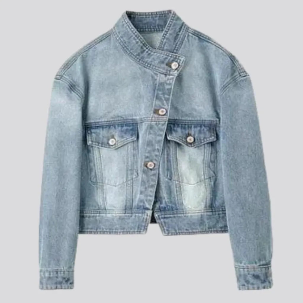 Light-wash vintage denim jacket
 for women