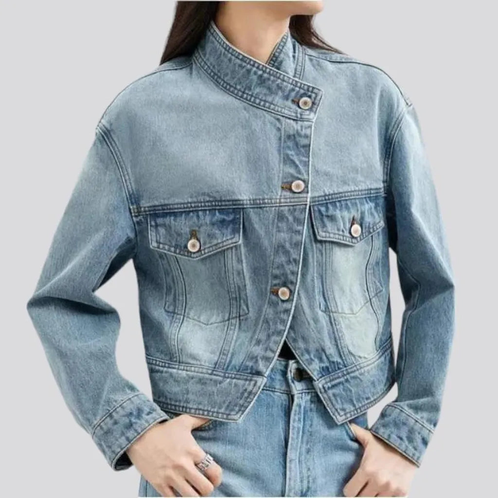 Light-wash vintage denim jacket
 for women