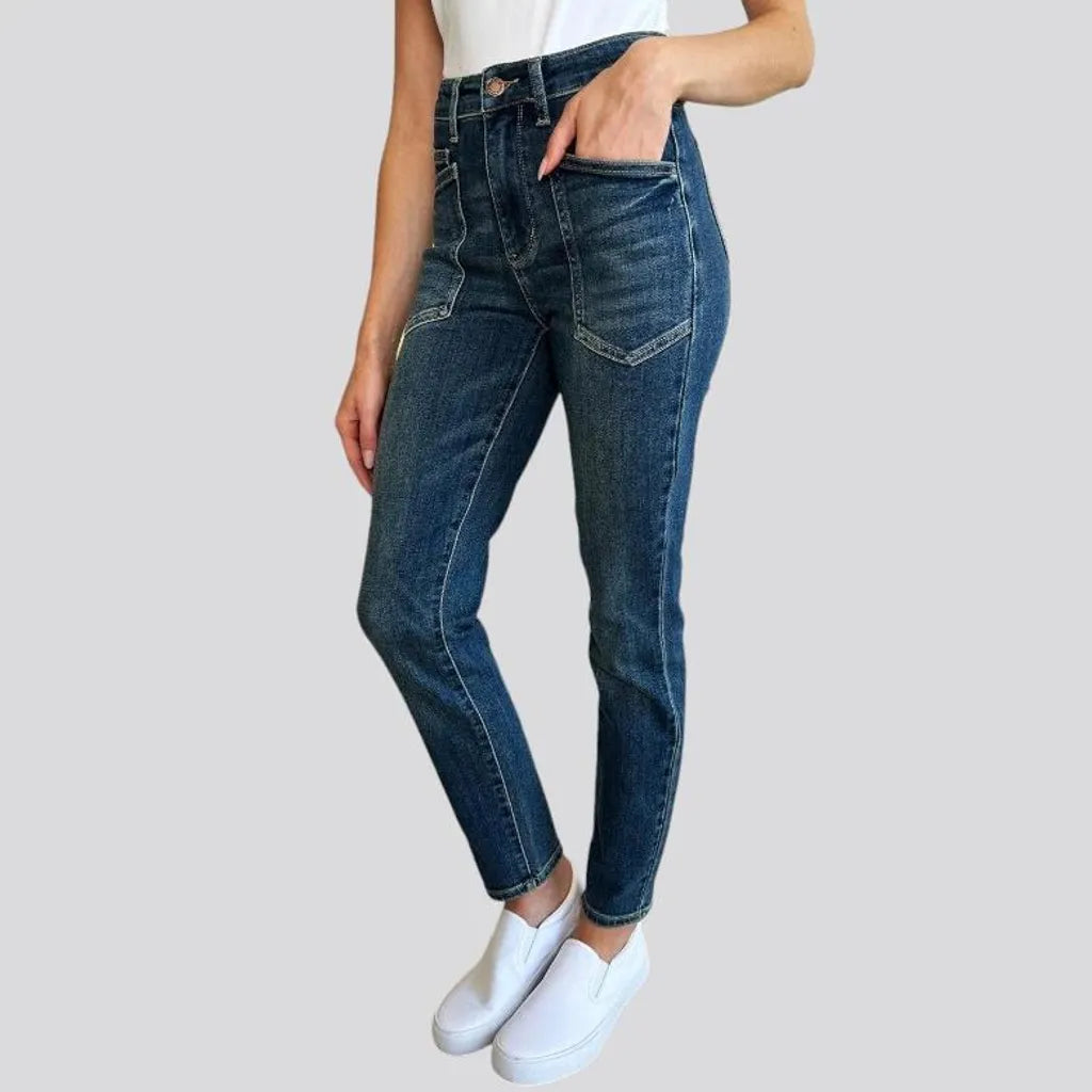 Casual high-waist jeans
 for ladies