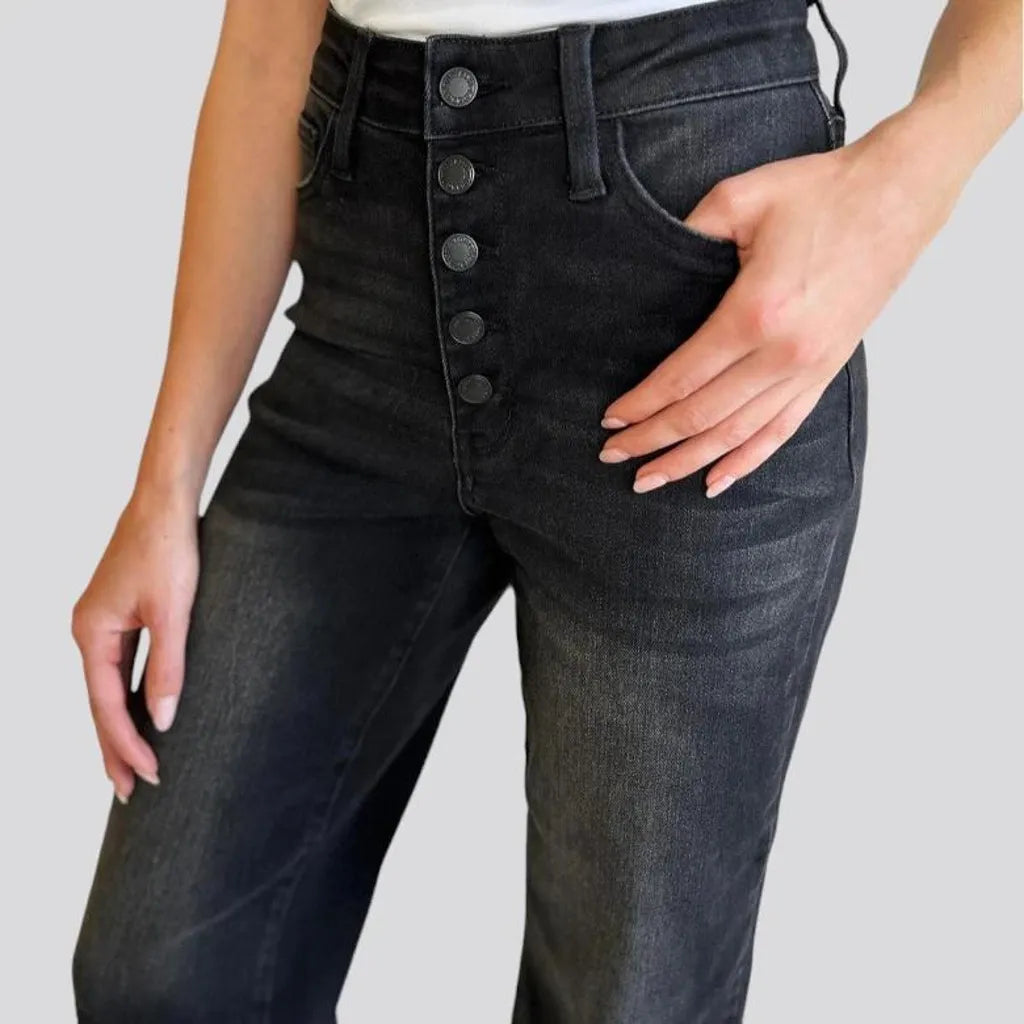 Cutoff-bottoms high-waist jeans for women