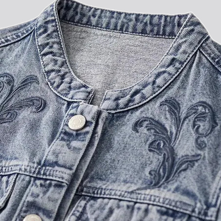 Light stonewashed style women's denim jacket