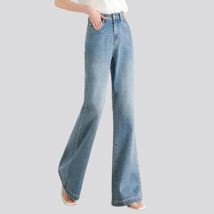 Stonewashed high-waist jeans
 for ladies