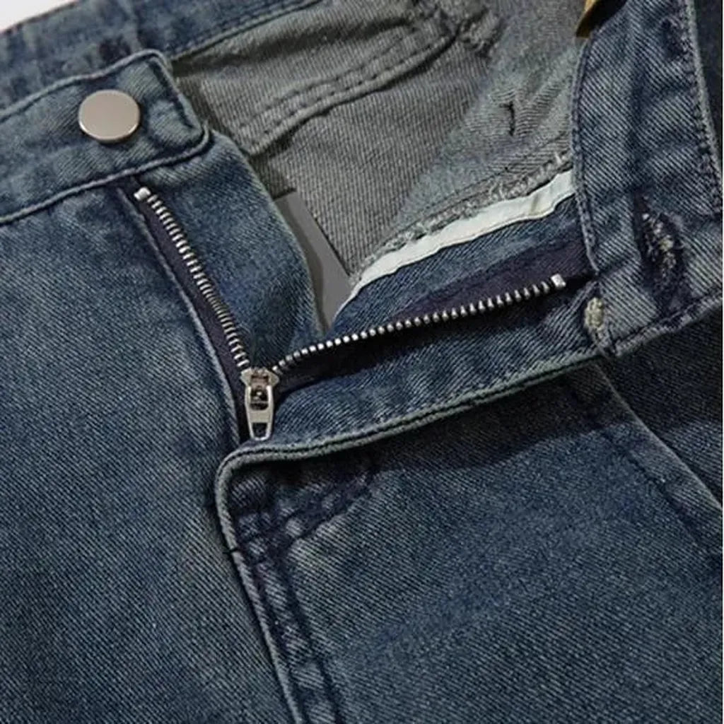 Medium-wash diagonal-stitching jeans