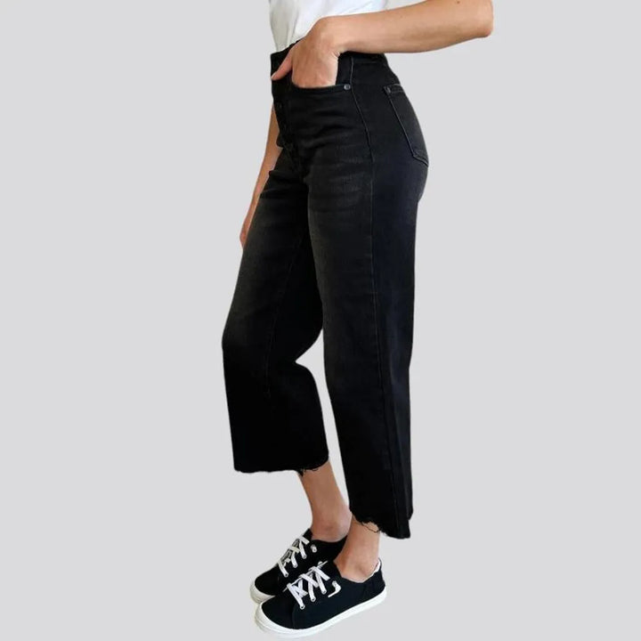 Cutoff-bottoms high-waist jeans for women