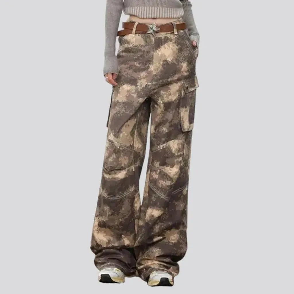 Floor-length women's cargo jeans