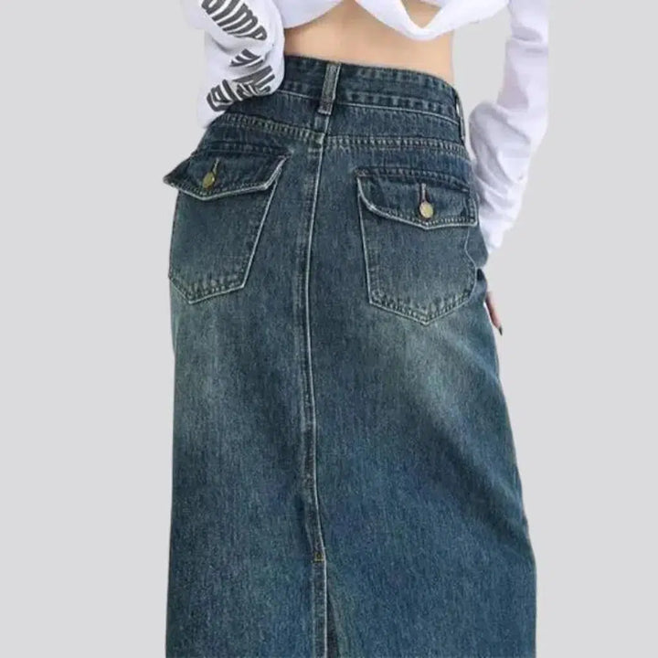 Back-slit women's denim skirt