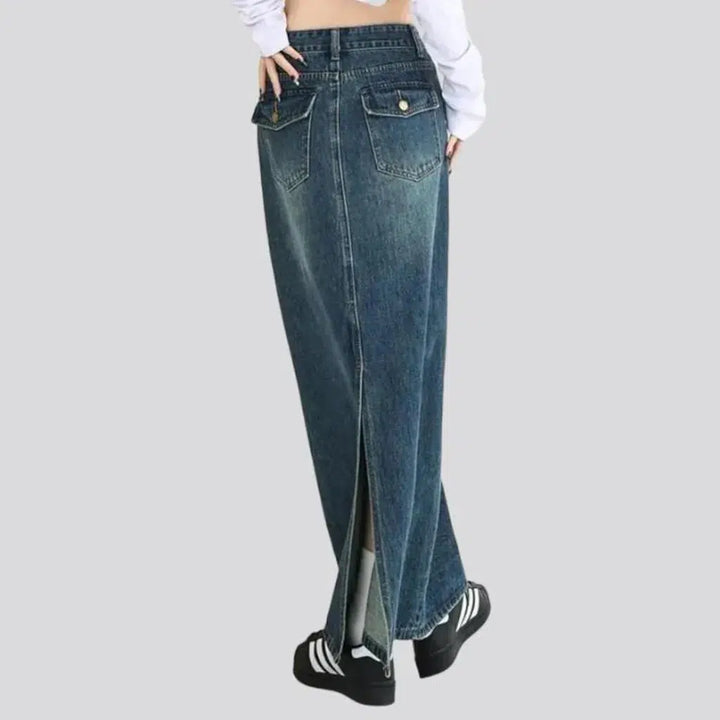 Back-slit women's denim skirt