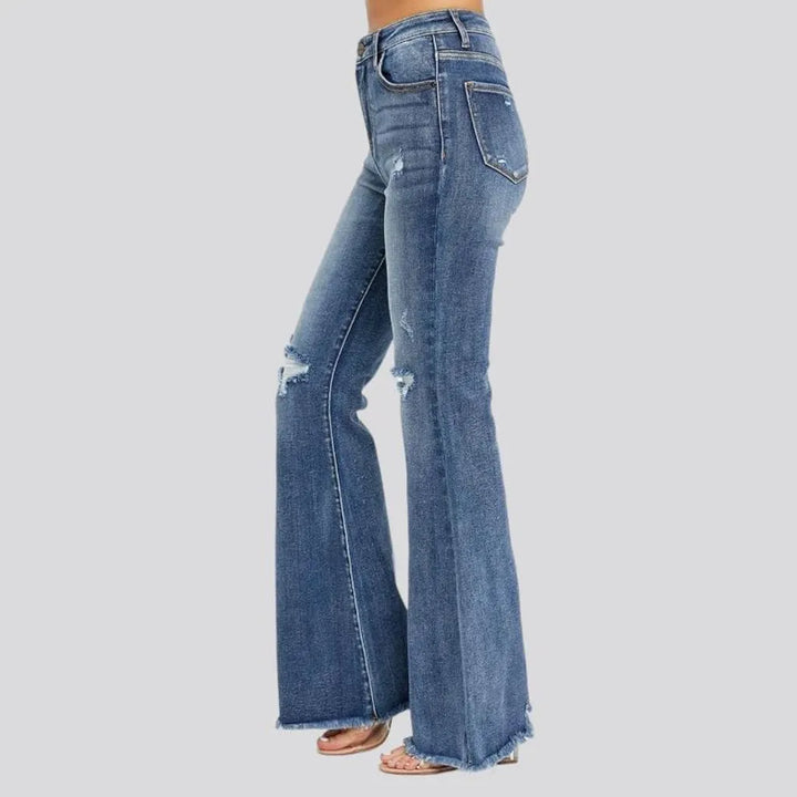 Medium-wash street jeans
 for women