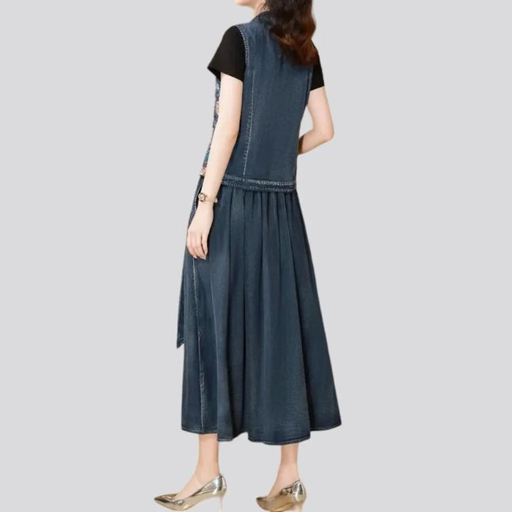 Dark-wash women's denim dress