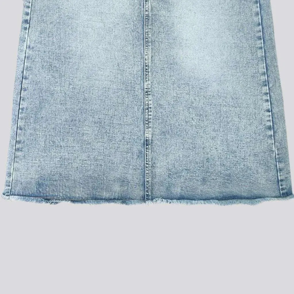 Light-wash women's denim skirt