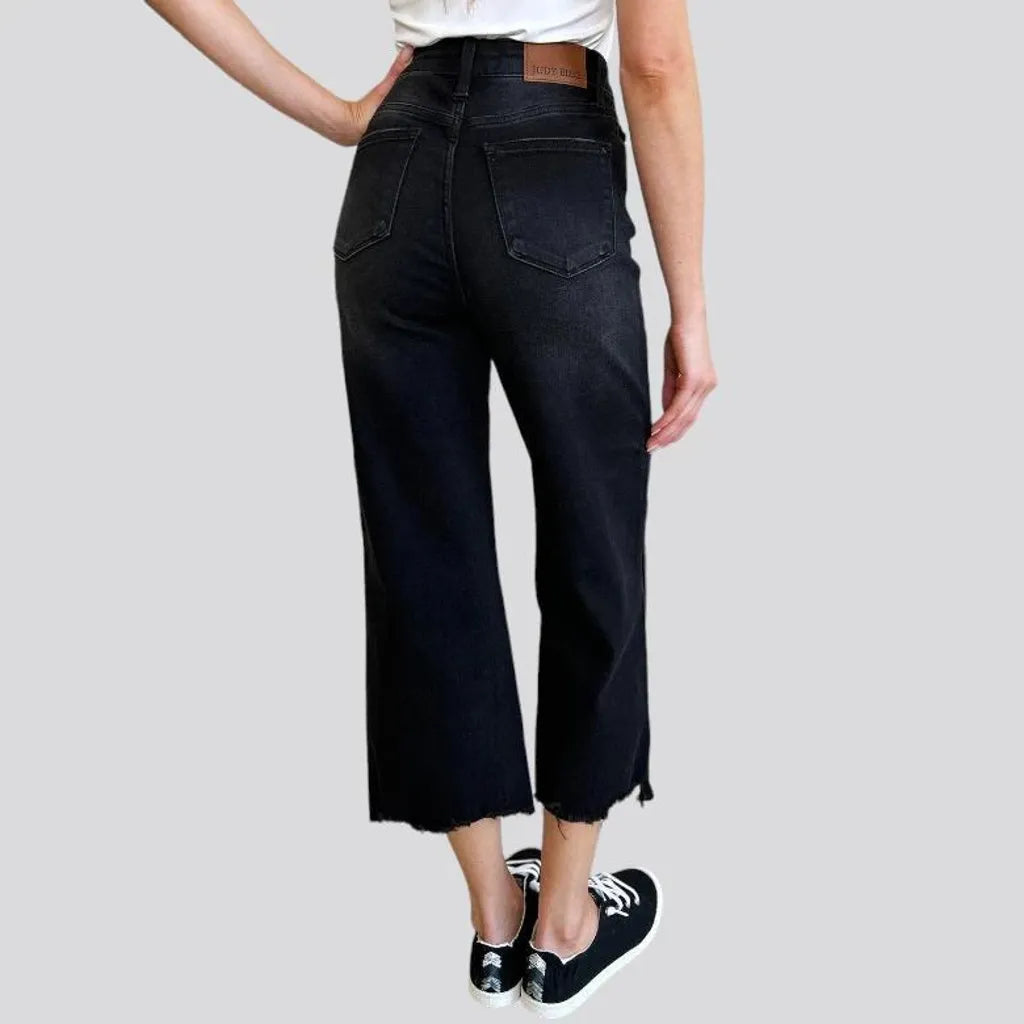 Cutoff-bottoms high-waist jeans for women