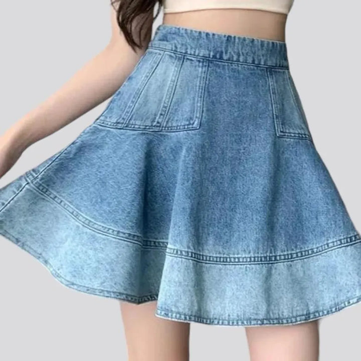 Light-wash denim skirt
 for ladies