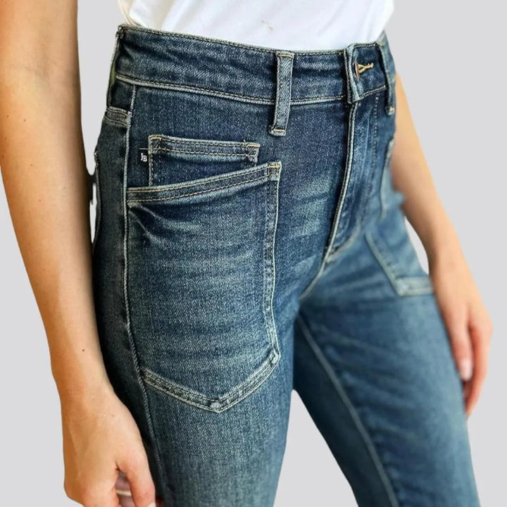 Casual high-waist jeans
 for ladies