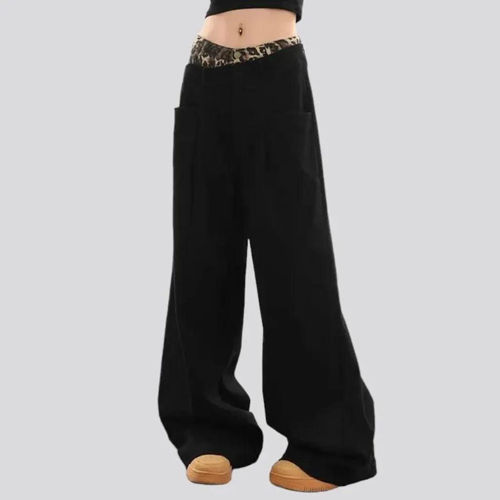 Monochrome mid-waist jeans