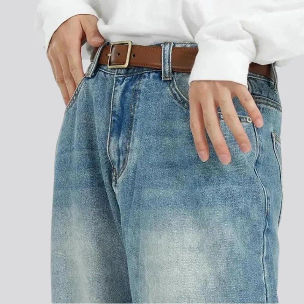 Fashionable baggy-fit 90s men's jeans