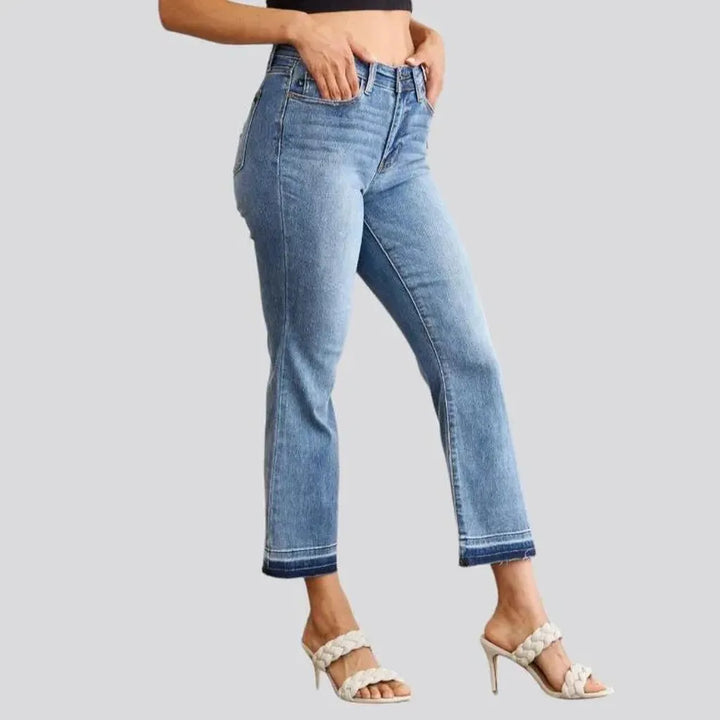 Raw-hem street jeans
 for ladies