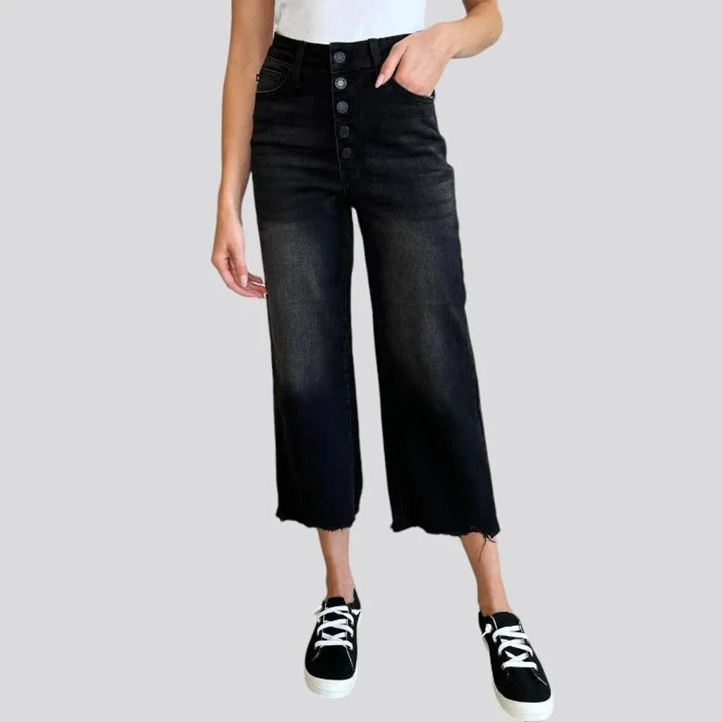 Cutoff-bottoms high-waist jeans for women