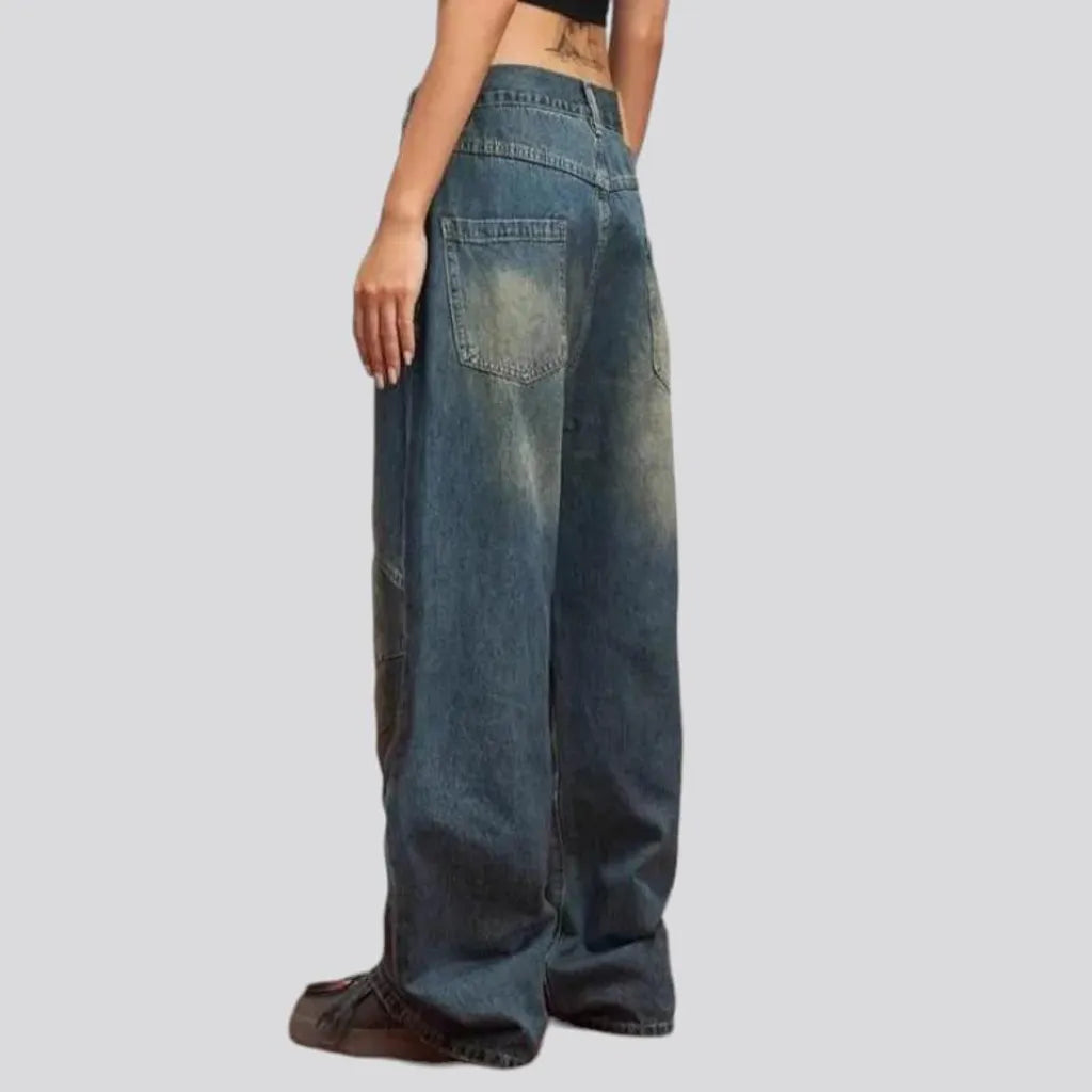 Floor-length low-waist jeans