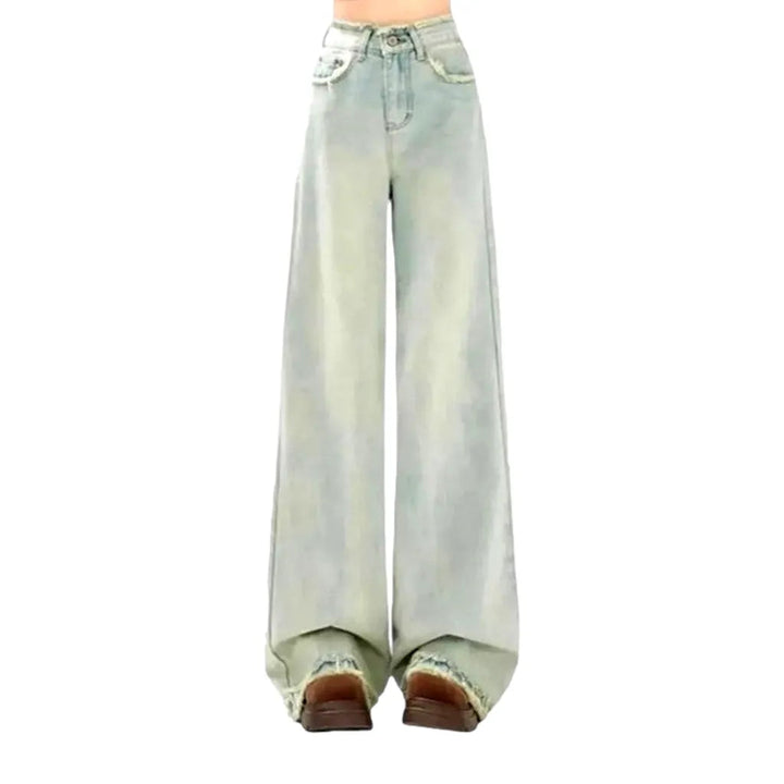 Floor-length bleached jeans for ladies