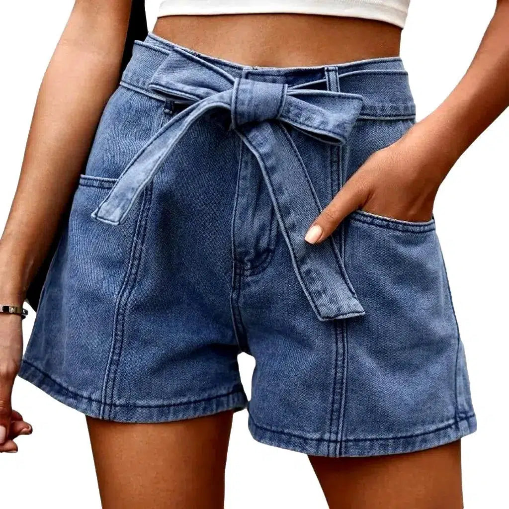 Stonewashed wide-leg denim shorts for ladies