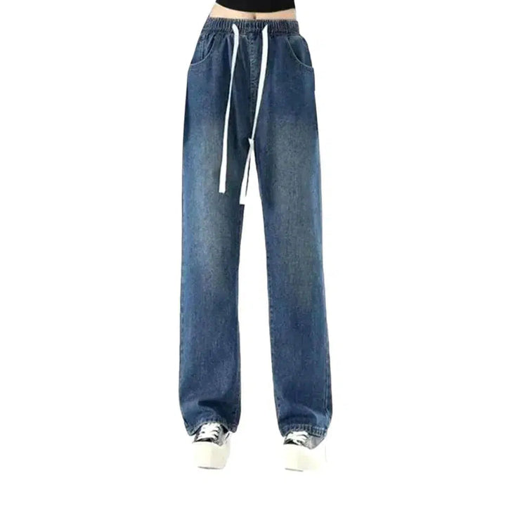 Stonewashed women's vintage jeans